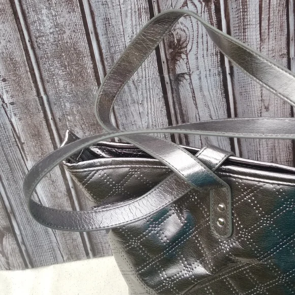 Bath & Body Works Silver Quilted Envelope Tote Bag - Picture 6 of 10
